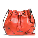 COACH/蔻驰 女士新款牛皮时尚抽绳斜挎包单肩包35363桔色