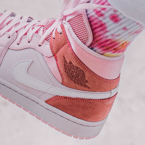 aj1 digital pink