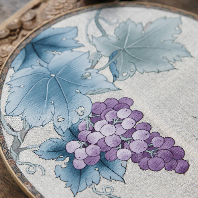 lijing/李晶 缂丝葡萄虫草团扇