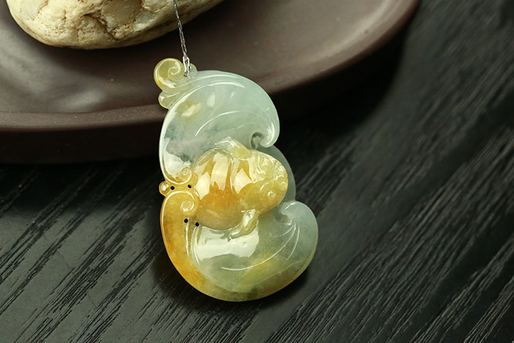 shine/均尚珠宝 天然翡翠a货 富甲天下 冰糯种黄翡俏色精工巧雕蝙蝠