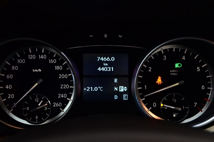 北京 奔驰-r级 2011款 r300l 商务型 寺库价:35.96万元