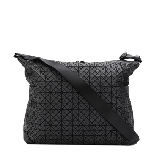 issey miyake/三宅一生 21年春夏 男包 男性 黑色 单肩包 bb17ag19116