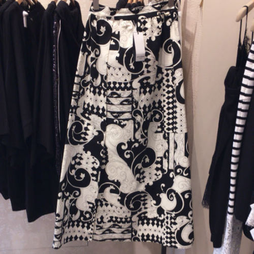 1260拍dq- le coeur twinset黑白撞色印花半身长裙m码