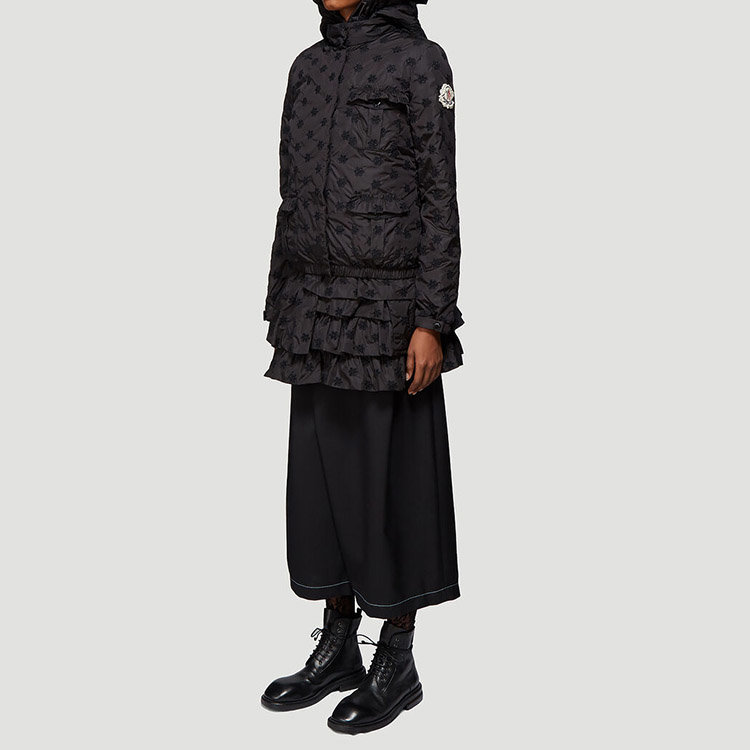 moncler/蒙克莱 19年秋冬 经典 女性 横条 袖标 黑色 女士羽绒服
