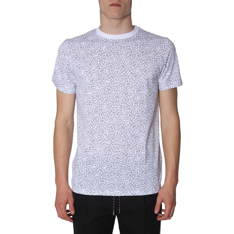 com dior                dior由法国设计师christian dior于1946年