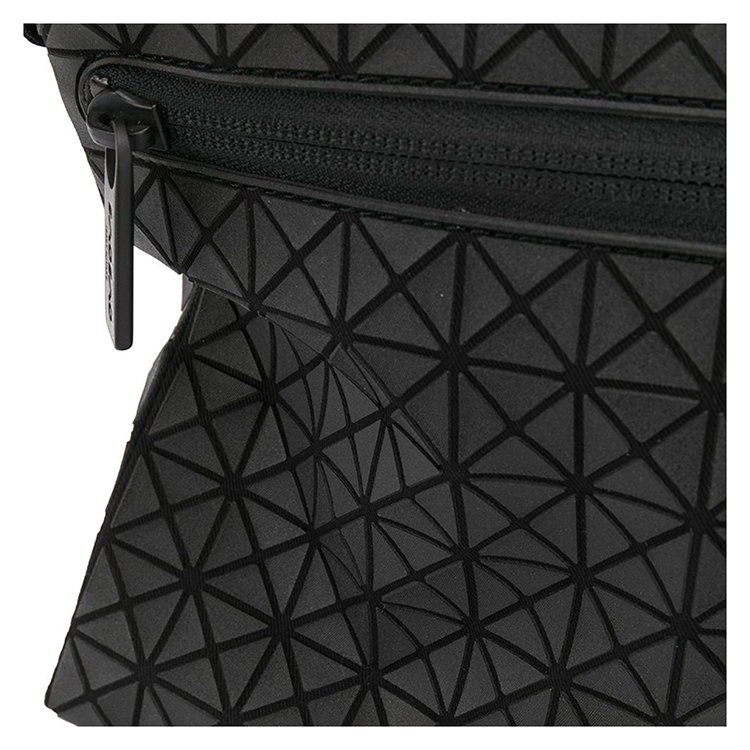 issey miyake/三宅一生 20年春夏 男包 男性 黑色 单肩包 bb07ag17116