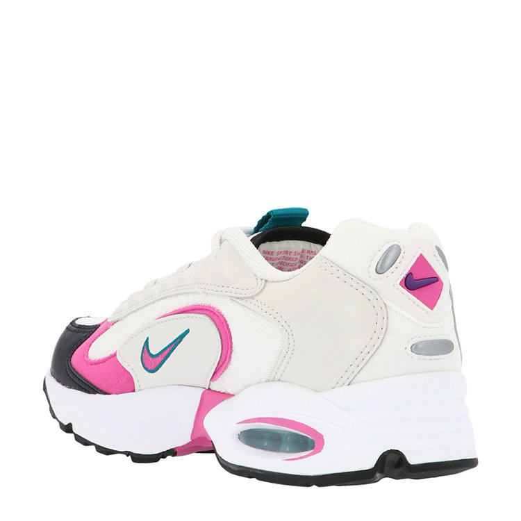 鞋商品展示nike是体育运动品牌,公司总部位于美国俄勒冈州beaverton