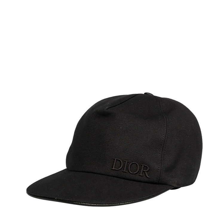 com dior                dior由法国设计师christian dior于1946年