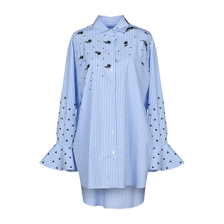 浅蓝色衣服图片男（浅蓝色衣服图片）-第2张图片-潮百科