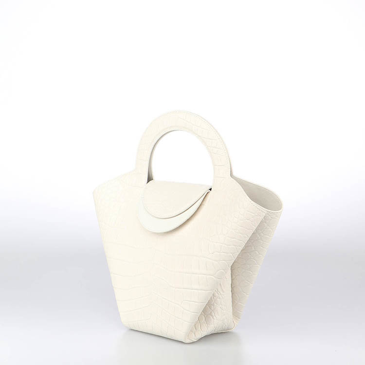 Bottega Veneta/葆蝶家 21年春夏 女包 女性 白色 手拿包 658515VA450_9009